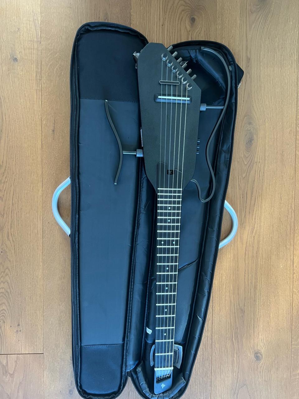 Donner hush c reisgitaar