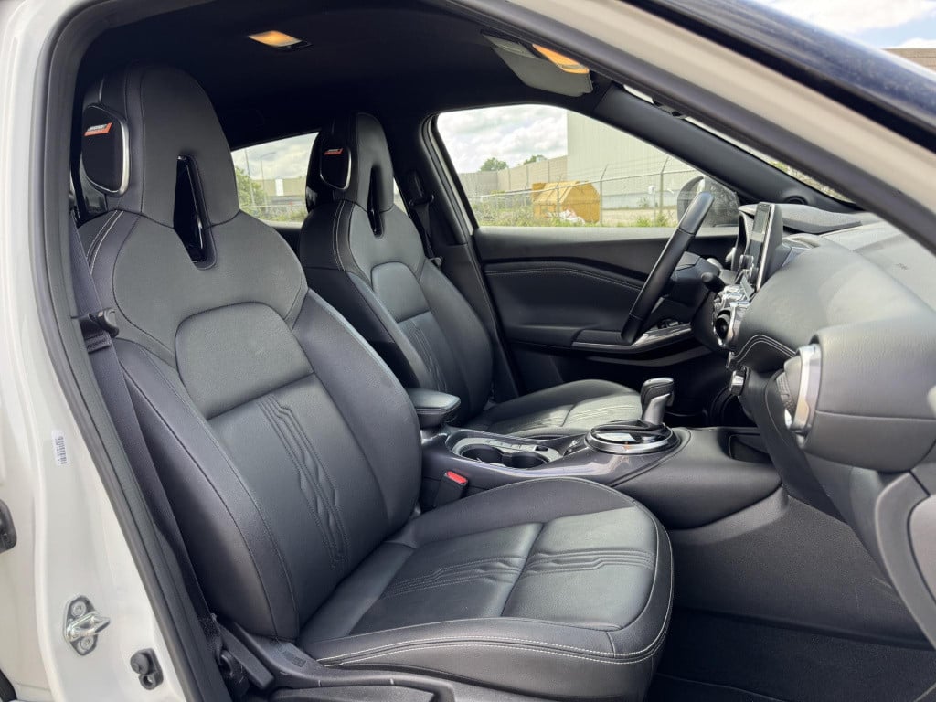 Nissan Juke 1.6 hybrid tekna full options!