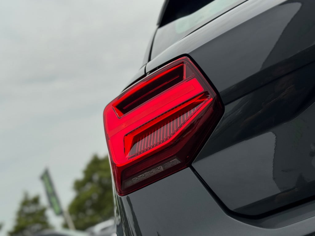 Audi Q2 1.4 tfsi cod * carplay * sfeerverlichting * stoelverwarming
