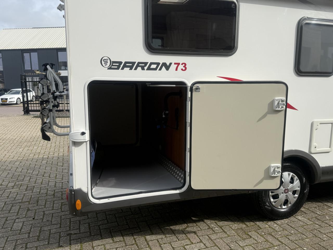 Elnagh Baron 73 ( 2x lengtebedden,heftbed,garage,zeer netjes )