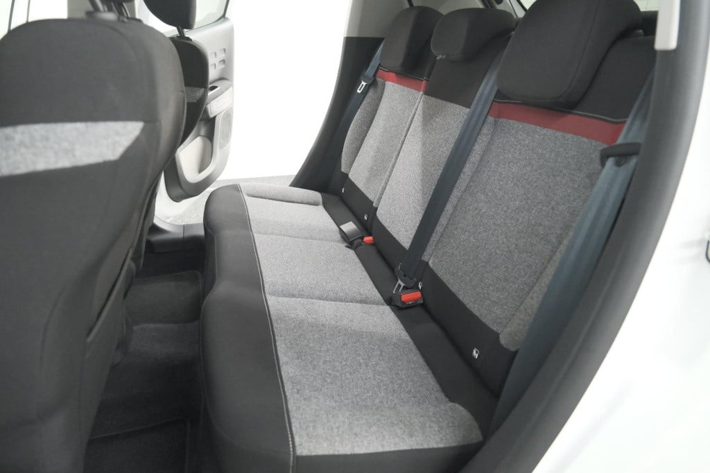 Citroen C3 puretech 82 c-series | parkeersensoren | navigatie | climate con