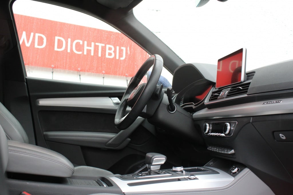 Audi Q5 45 tfsi quattro s edition full options