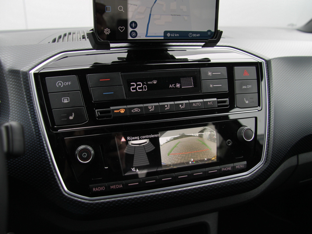 Volkswagen UP! active 5drs. clima | cruise | camera | vol!