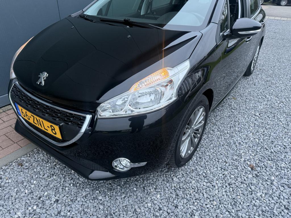Peugeot 208 1.2 vti envy 5-drs