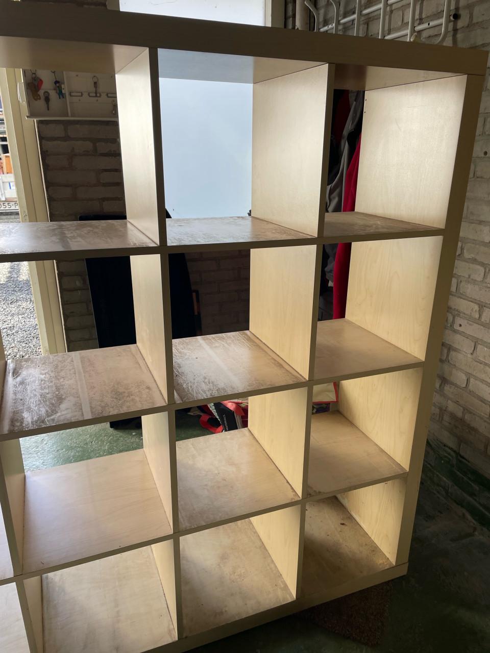 Ikea kast Vakken Gratis