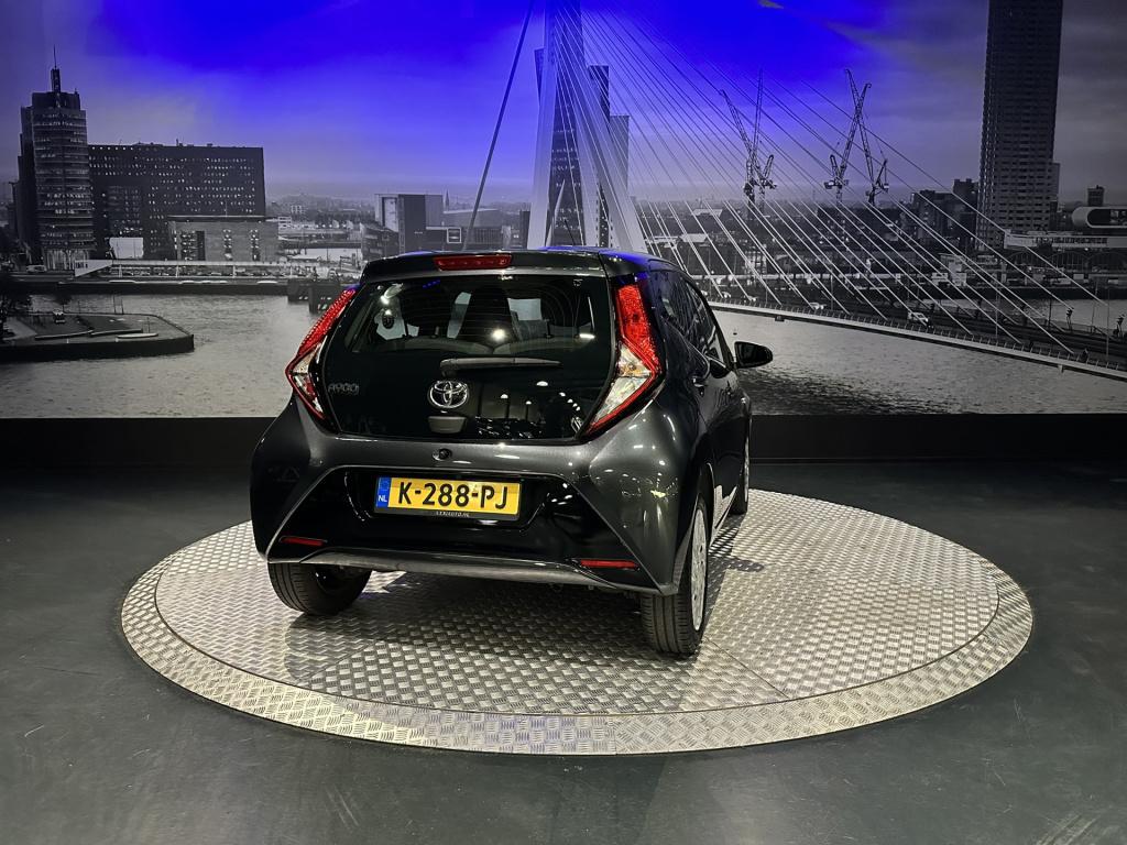 Toyota Aygo 1.0 vvt-i x-play *camera*carplay*