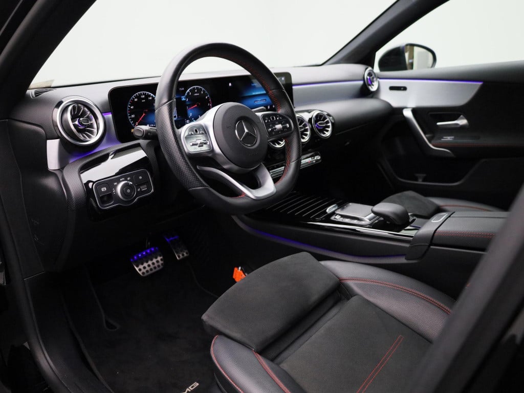 Mercedes-Benz A-Klasse 180 business solution amg | automaat | lmv | sfeer v