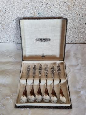 Verzilverde theelepels in doosje