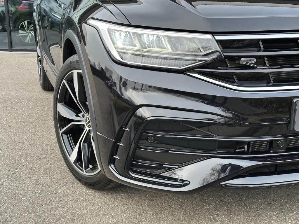 Volkswagen Tiguan 1.5 tsi 150pk dsg r-line | panoramadak | 20 inch | black 