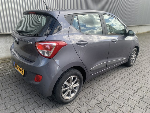 Hyundai I 10 1.0i automaat - v e r k o c h t