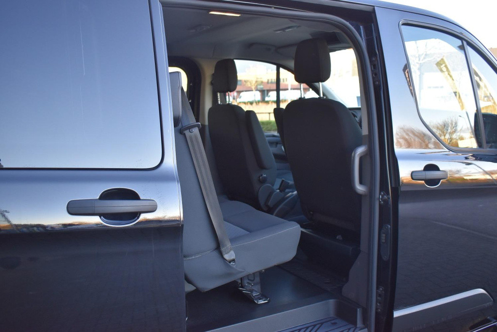 Ford Transit Custom 300 2.0 tdci l2h1 trend dc 5-pers. | airco | cruise con