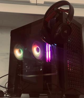 Game PC + Monitor 180hz enz.. - Asus RTX 4060 & Ryzen 5 32GB RAM - 1TB