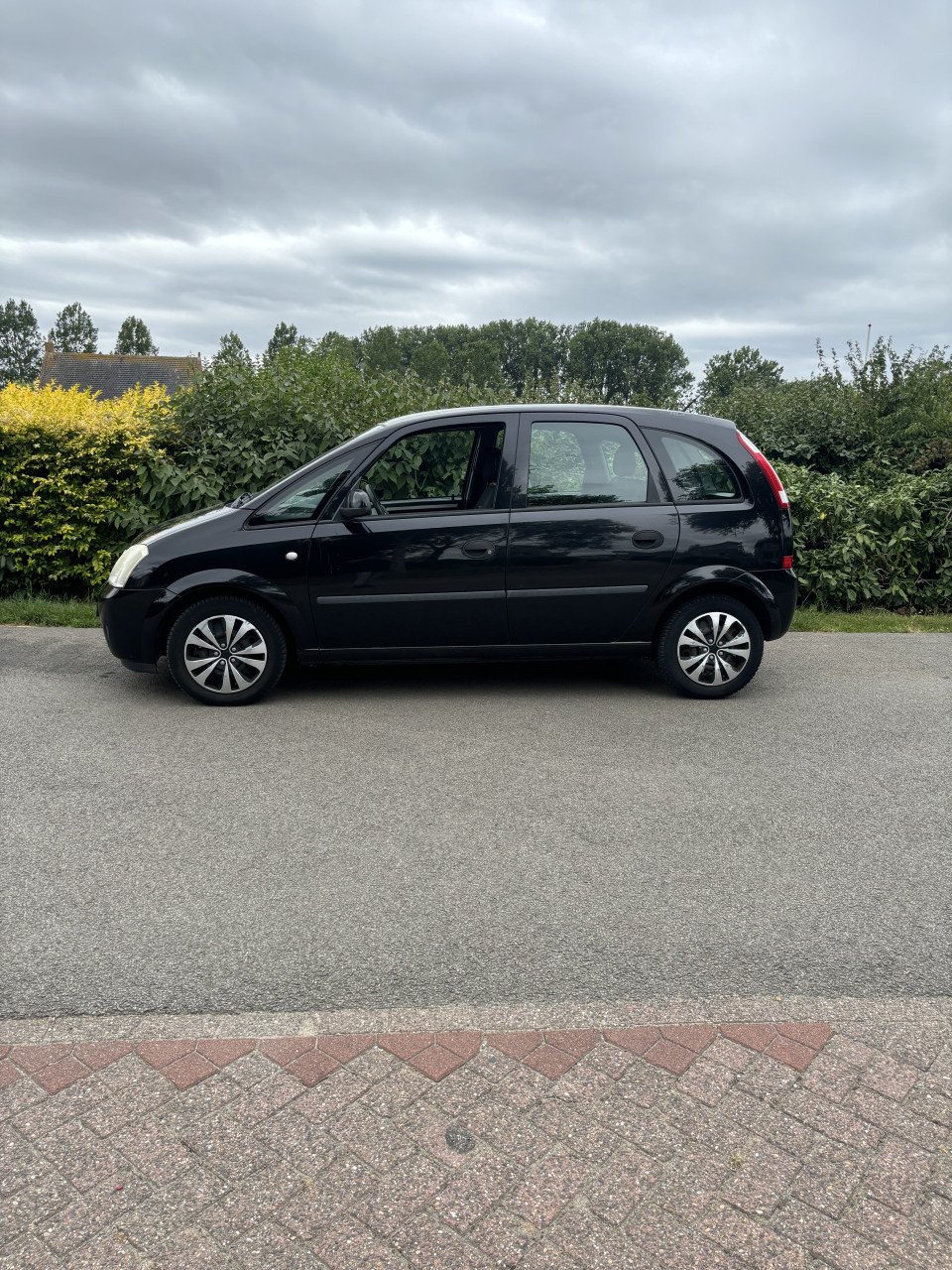 Opel meriva met een jaar apk!