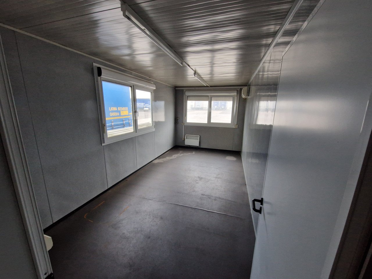 Woonunit / tijdelijke woning / kantoorunit 12x9m 108m2