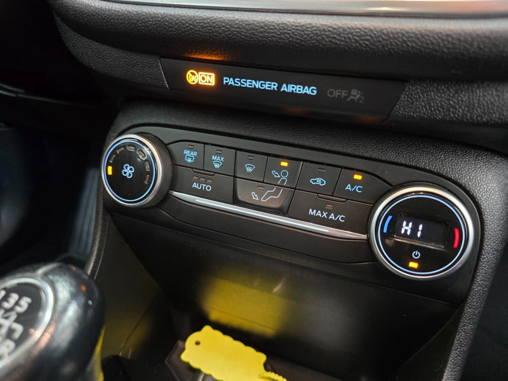 Ford Fiesta occasion 1.0 ecoboost titanium met cruisecontrol en carplay rad