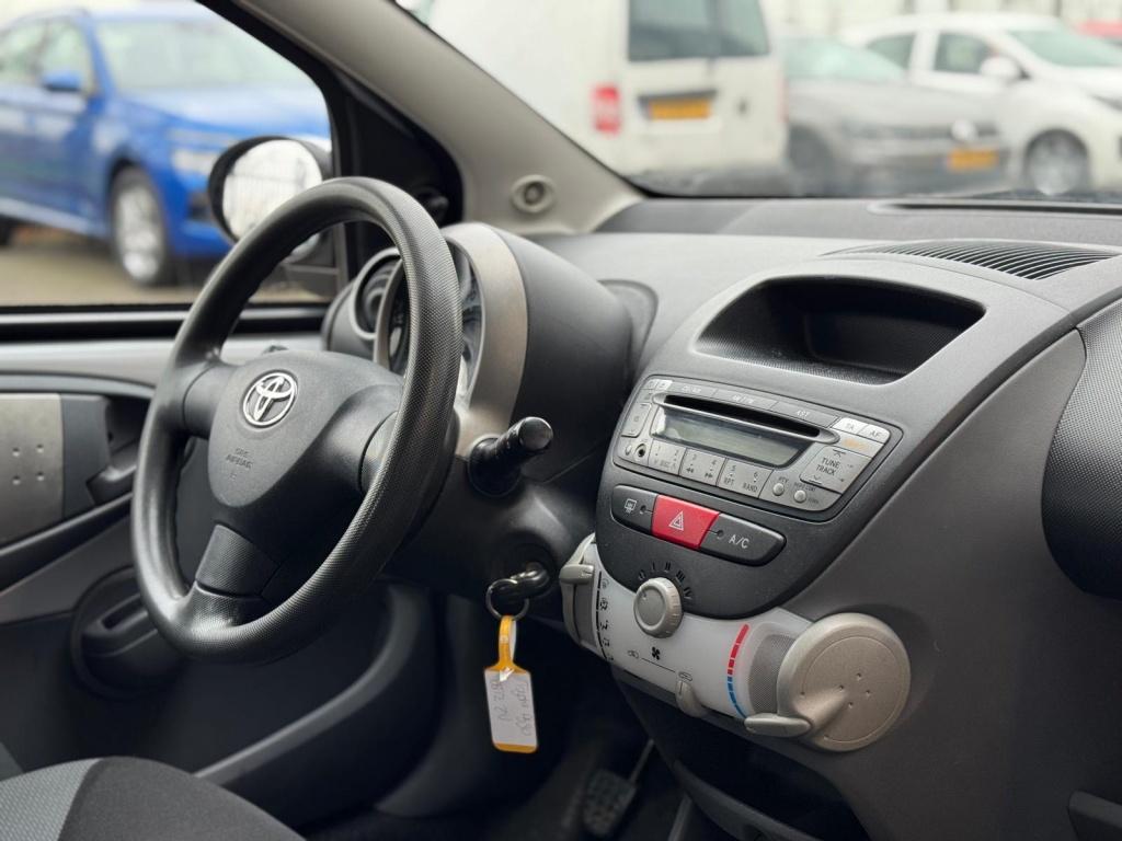 Toyota Aygo 1.0-12v +