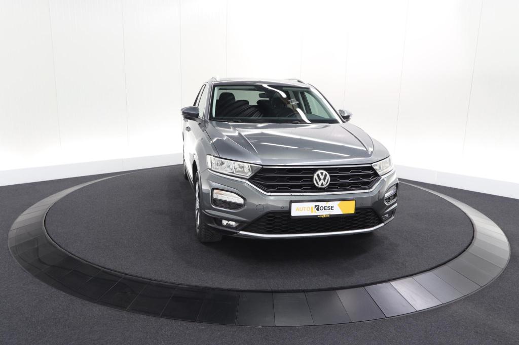 Volkswagen T-roc 1.0 tsi style business 116pk | trekhaak | adaptieve cruise