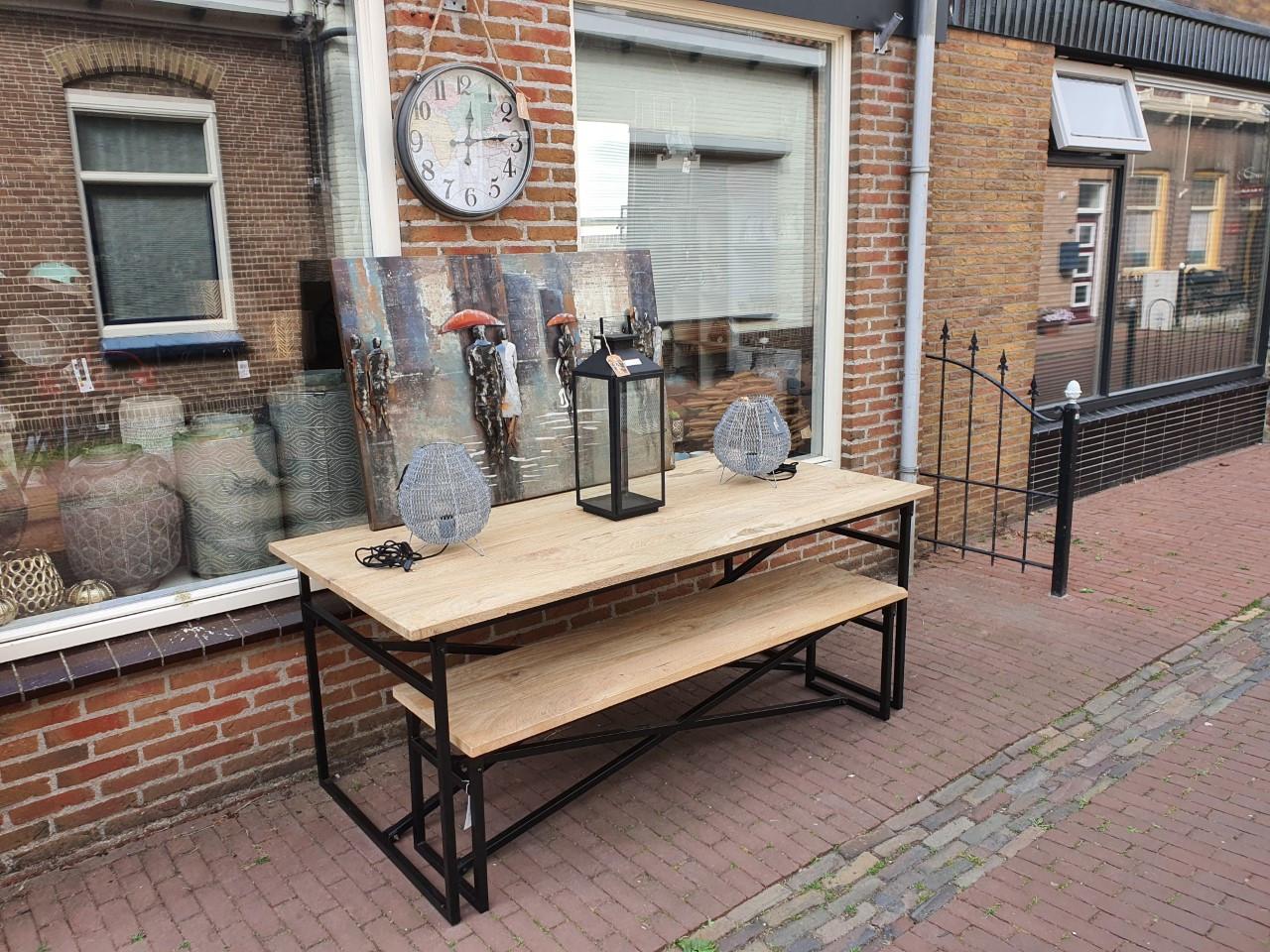 HEEL VEEL DECO, MEUBELEN, VERLICHTING BIJ 3Z FACTORY IN ARNEMUIDEN