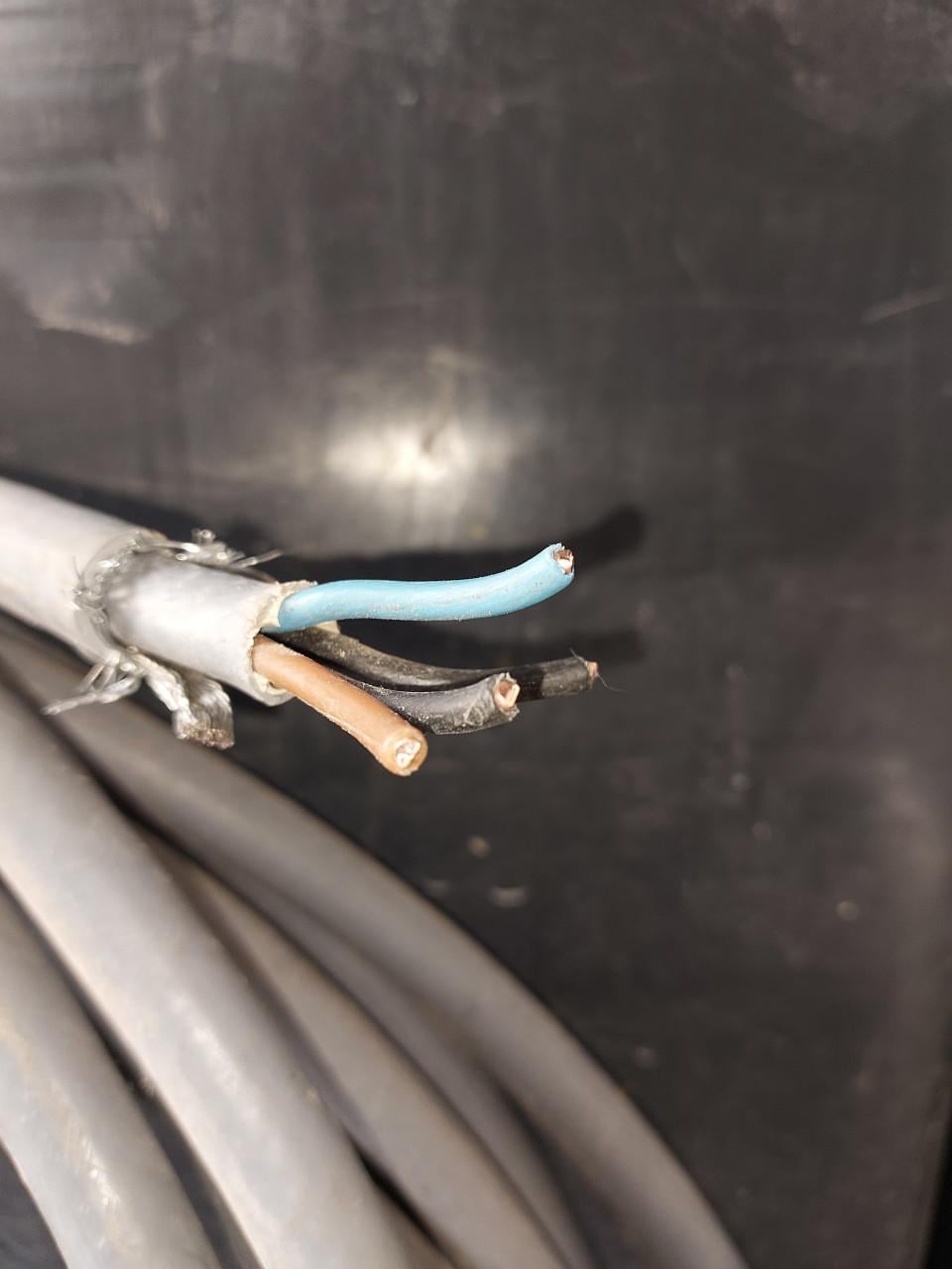 Te koop:  Grond Kabel. 16meter YMVK kabel 4x6