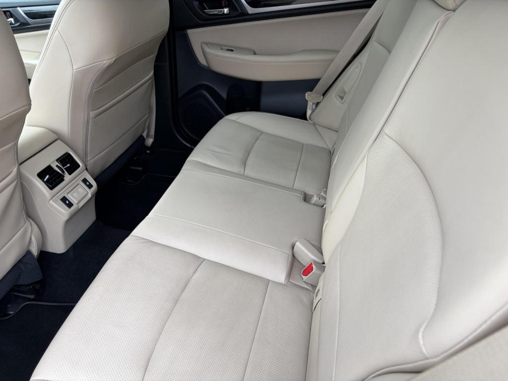 Subaru Outback 2.5i premium mooie en zeer complete staat