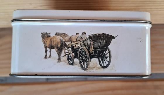 Koekblik met Afbeeldingen van Rien Poortvliet