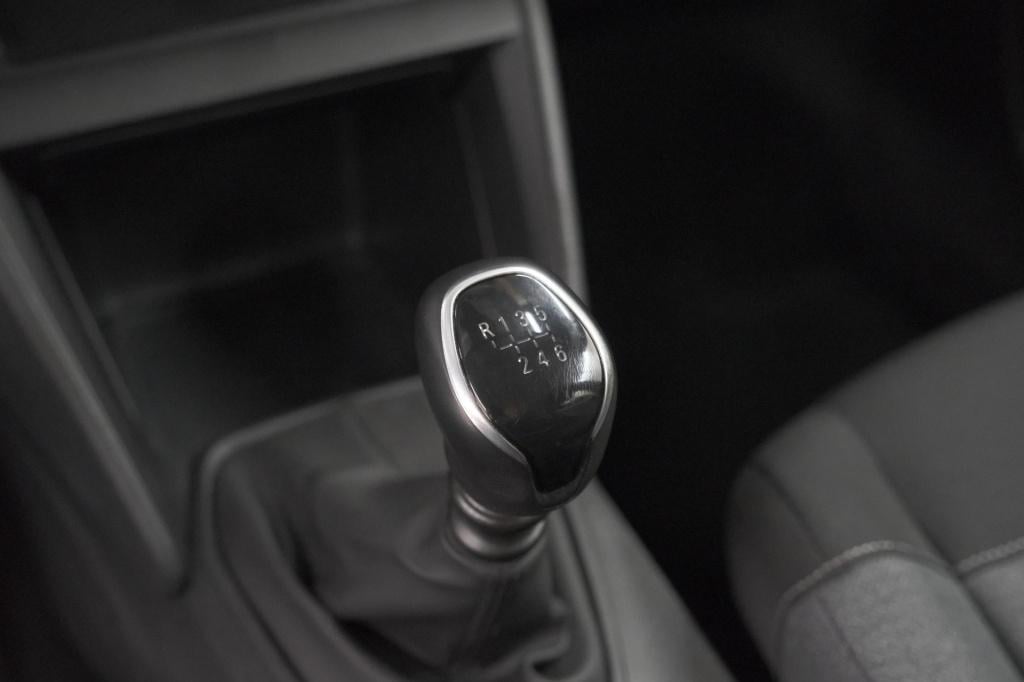 Citroen C4 puretech 100 feel | cruise control | parkeersensoren | airco
