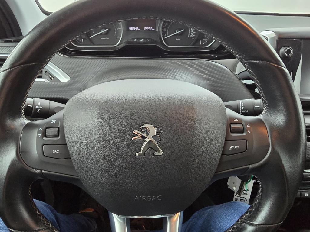 Peugeot 208 1.2 puretech gt-line | camera | pdc voor en achter | cruiscontr