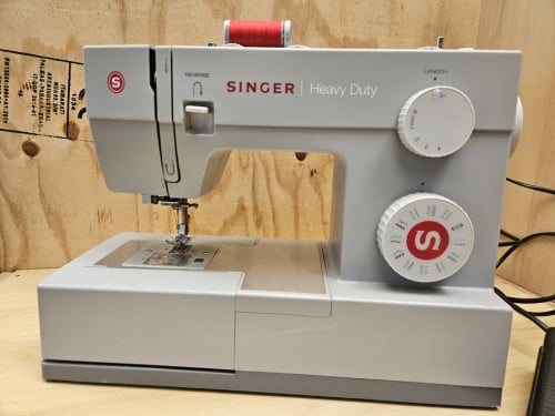SINGER Heavy Duty naaimachine