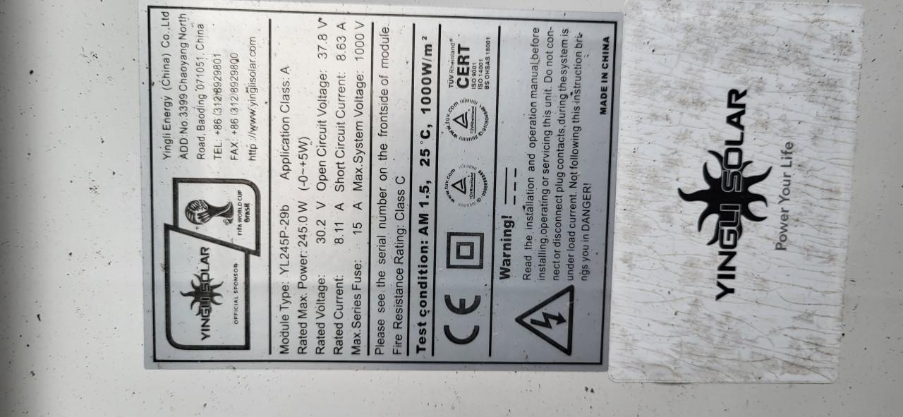 Omnik omvormer + 2 panelen en bevestiging