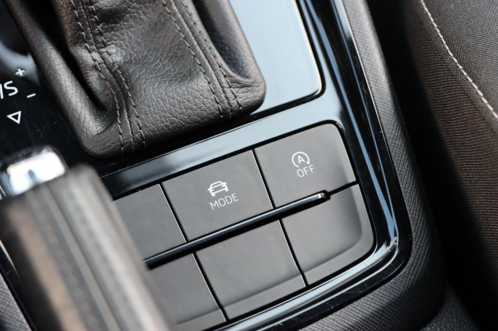 Skoda Scala 1.0 tsi sport business 115pk dsg7