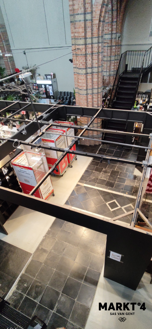 Winkelruimte te huur in de Cuyperskerk. (Markt 4 Sas van Gent)