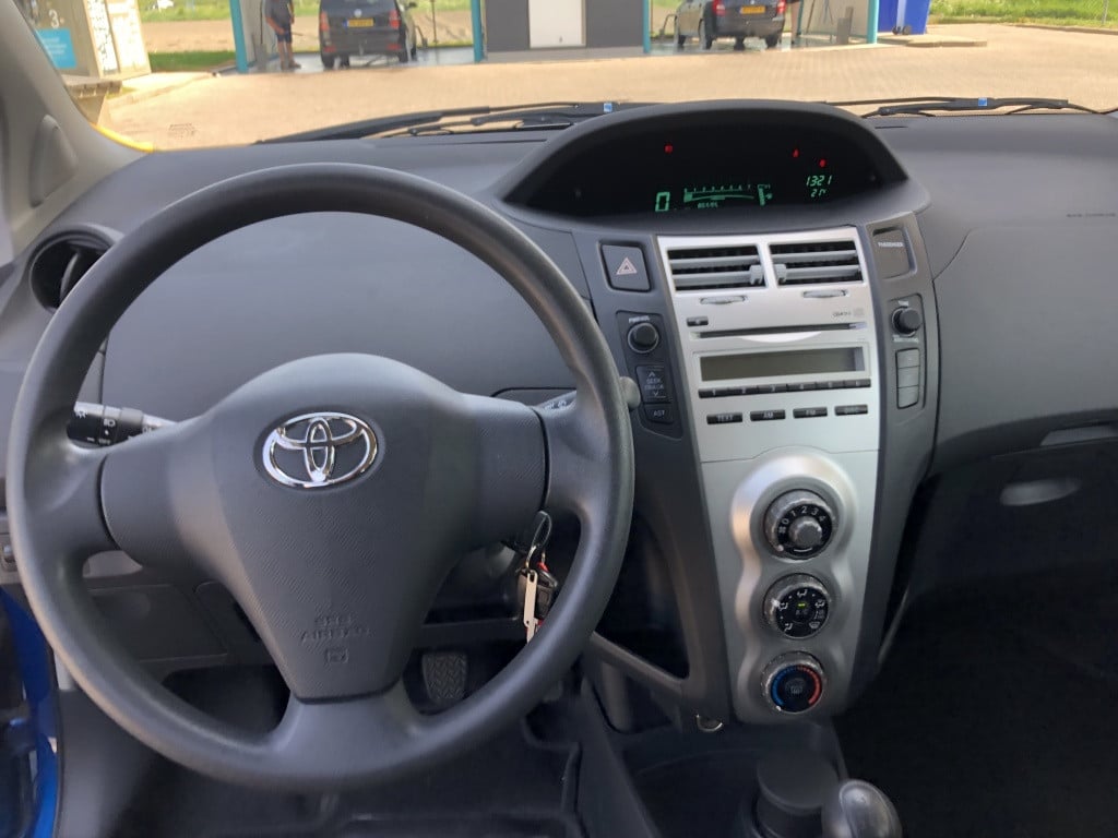Toyota Yaris 1.3 vvti terra airco