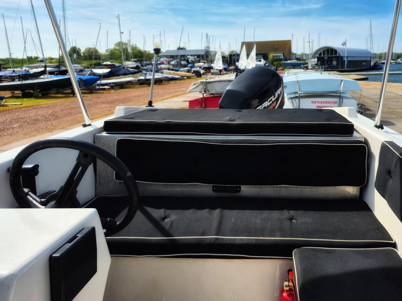 Beekman Alfa 485 consoleboot met Mercury 40 pk 4-takt