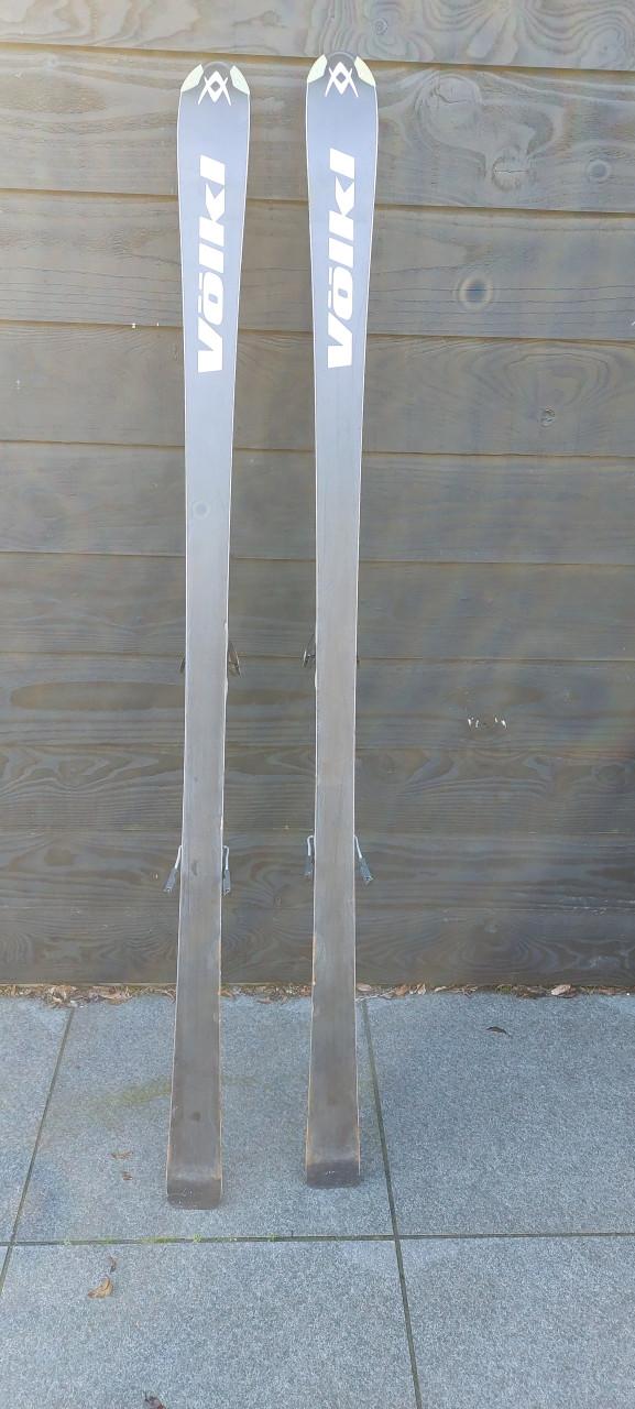 Ski's inclusief bindingen merk Völlkl