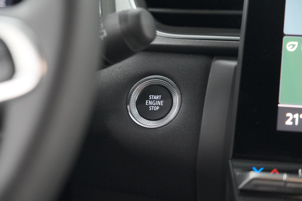 Renault Captur 1.6 e-tech full hybrid 145 techno | camera | apple carplay |