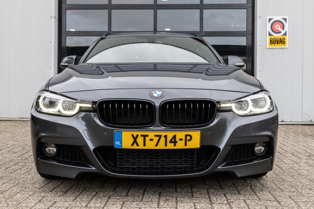 BMW 3-serie touring 318i m sport edition ✅trekhaak✅leder✅nav