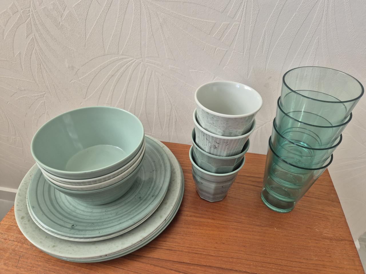 Camping servies  groen