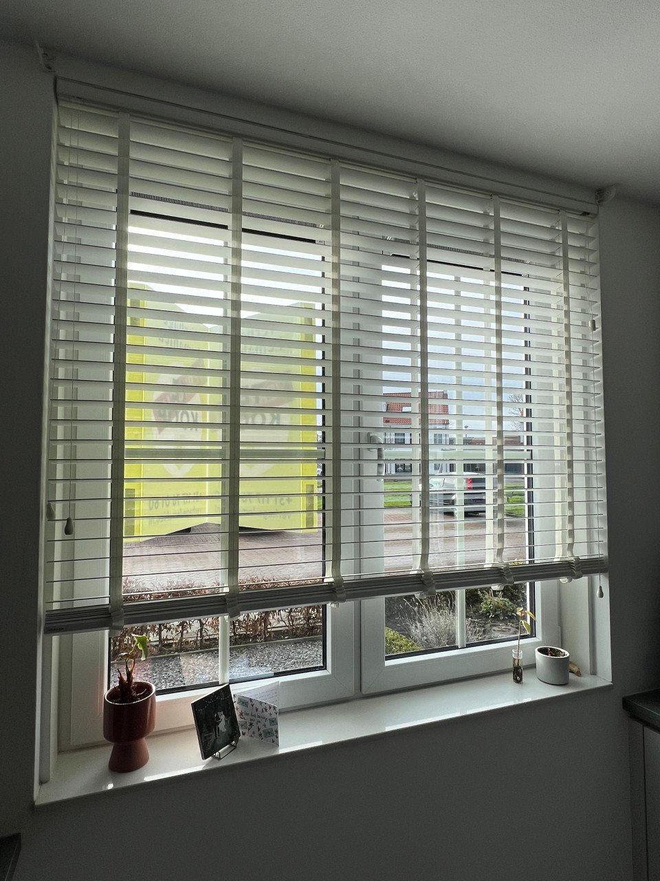 Veneta Houtlook jaloezie met privacysluiting 50mm