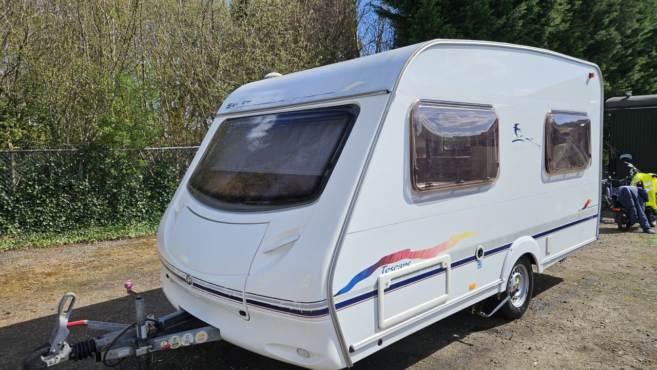 Swift Toscane 410 met Mover een zonnepanelen Boiler