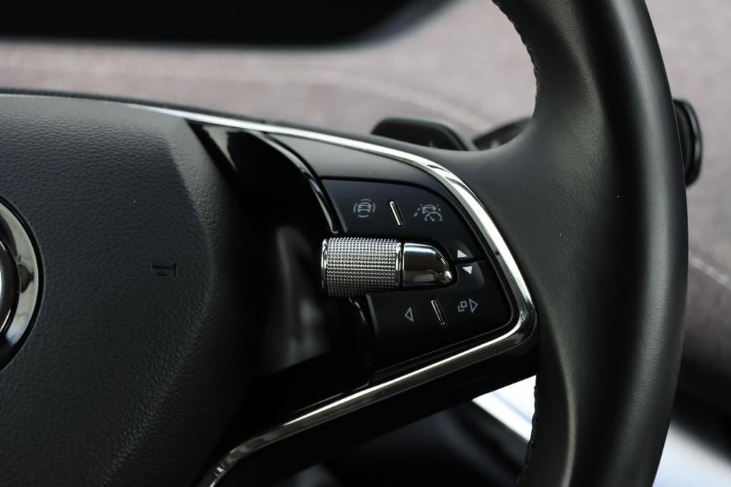 Skoda Enyaq Iv 60 first edition 180pk