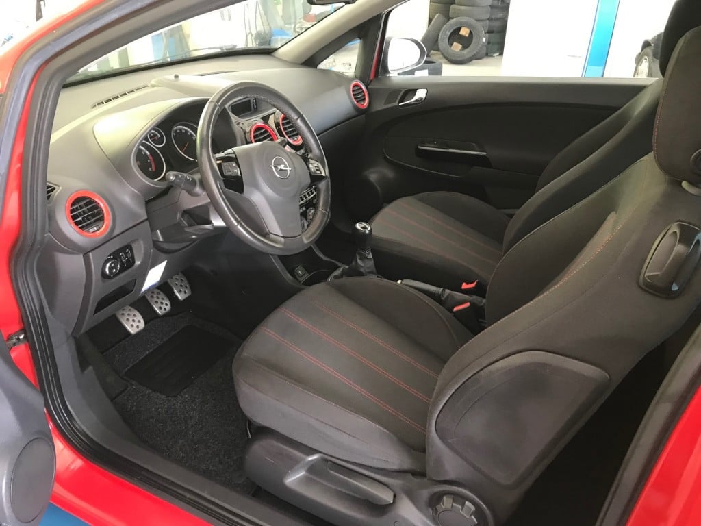 Opel Corsa color edition