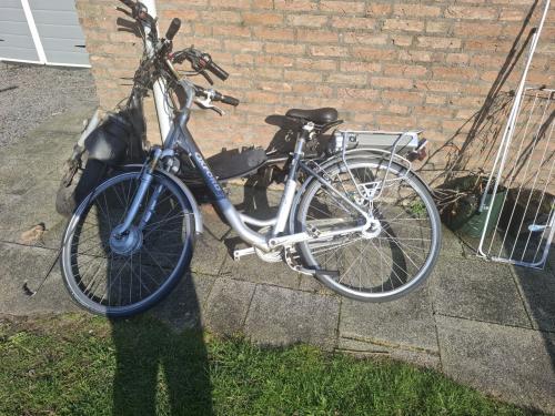 Elektrische fiets alleen de onderdelen al waard en fietst