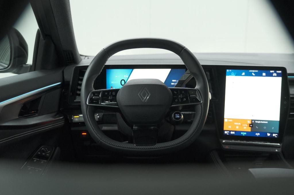 Renault Austral 1.2 e-tech full hybrid 200 techno | 360 camera | panoramada