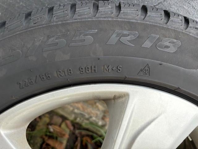 Winterbanden op lichtmetalen velgvoor Opel Grandland en Peugeot 3008