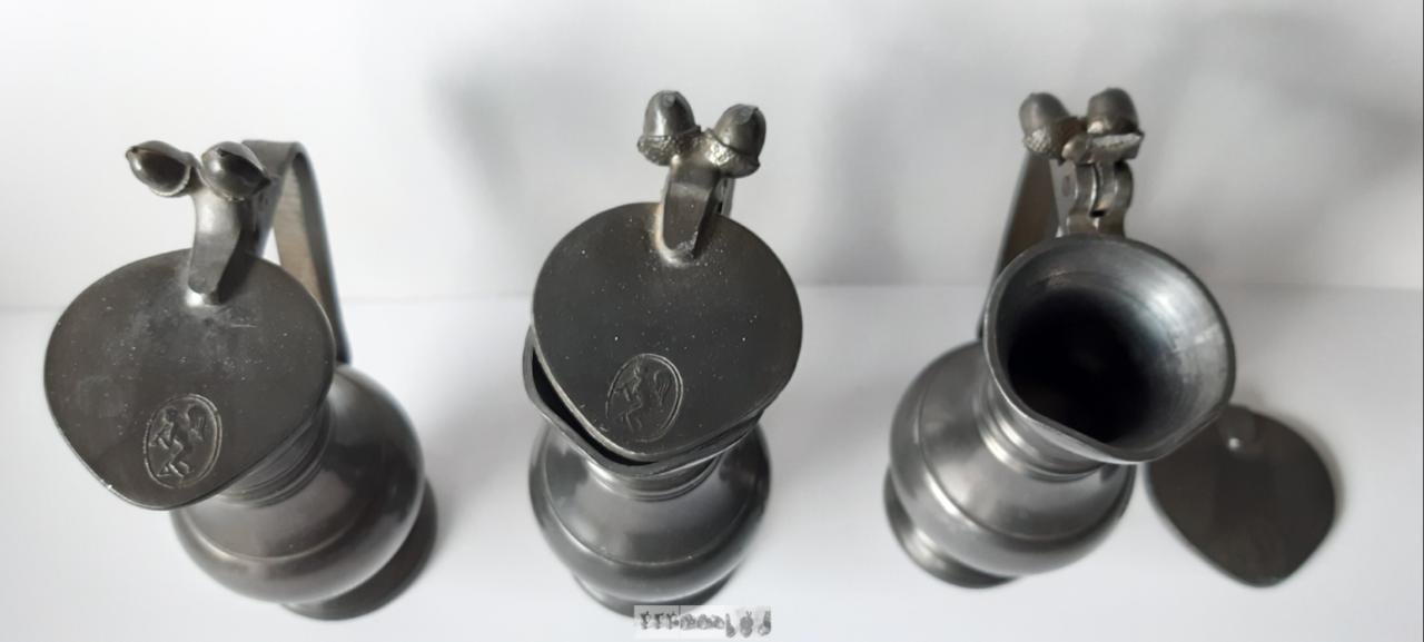 3 kleine tinnen eikel kannetjes