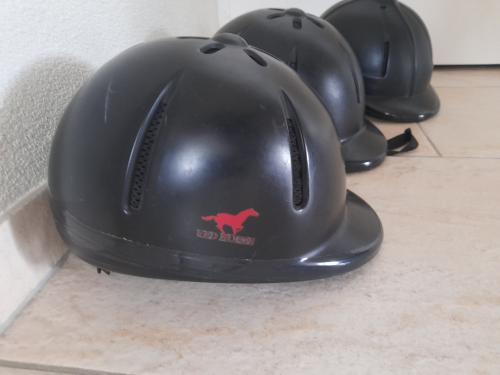 3 X Cap M en S en XS (in goede nette  staat )   Cap   €7,50 per stuk
