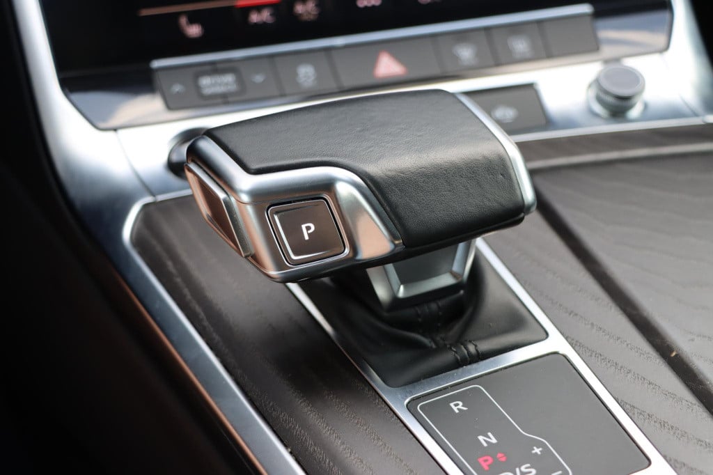 Audi A6 avant 50 tfsi e quattro design 299pk s-tronic