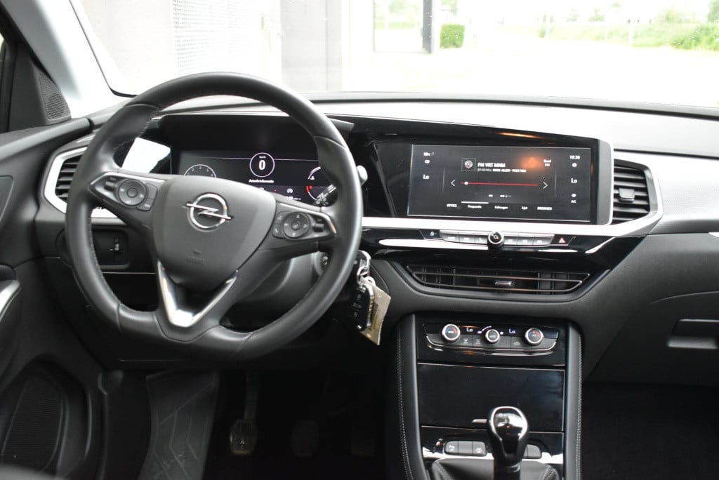 Opel Grandland 1.2 turbo business elegance