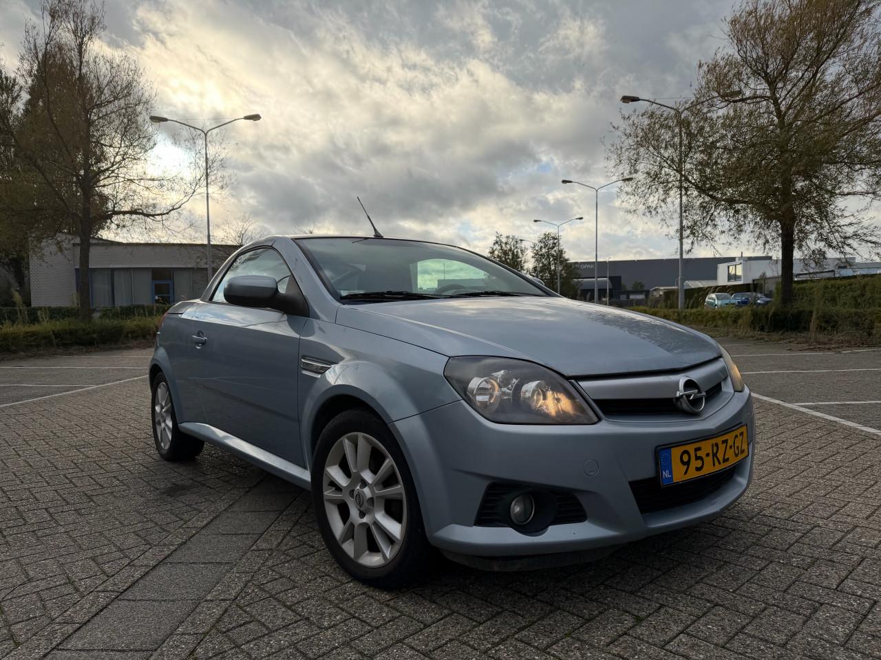 Opel Tigra TwinTop 1.4 | Apk| Nap | Airco | Cabrio | Lage KM