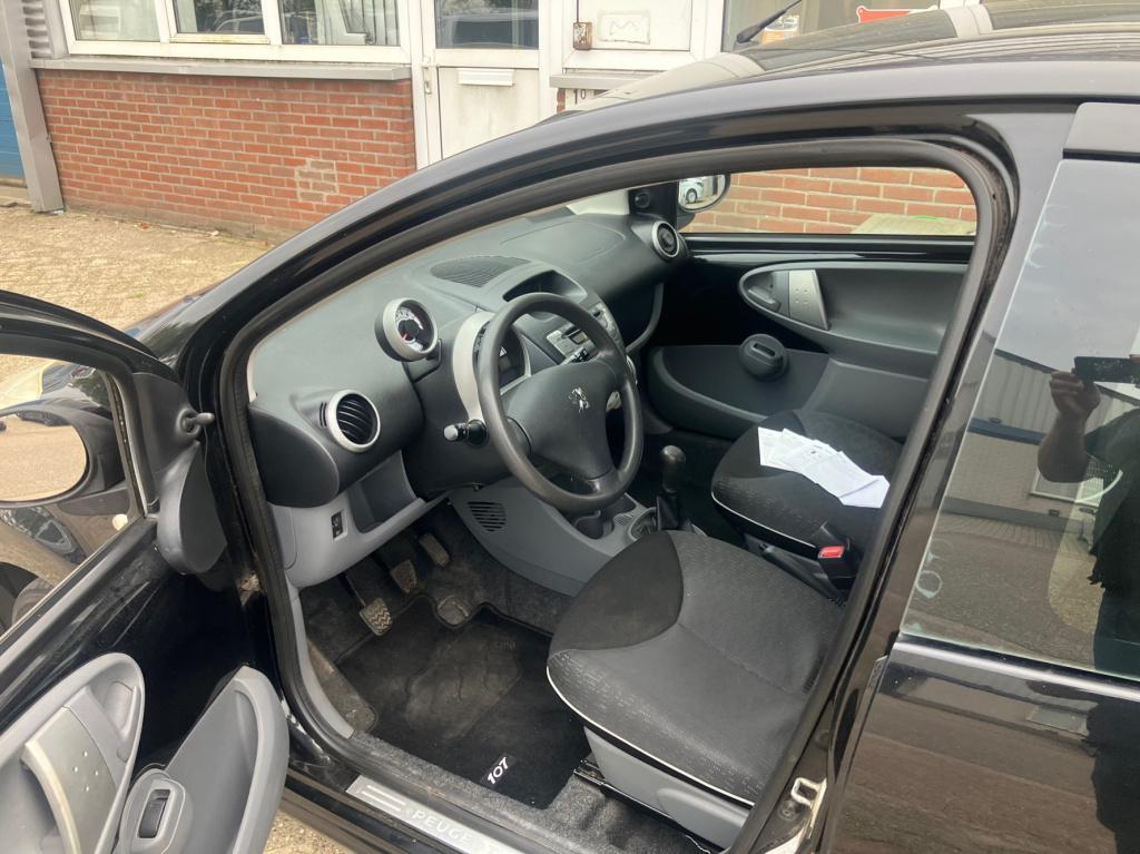 Peugeot 107 1.0-12v millesim 200 airco